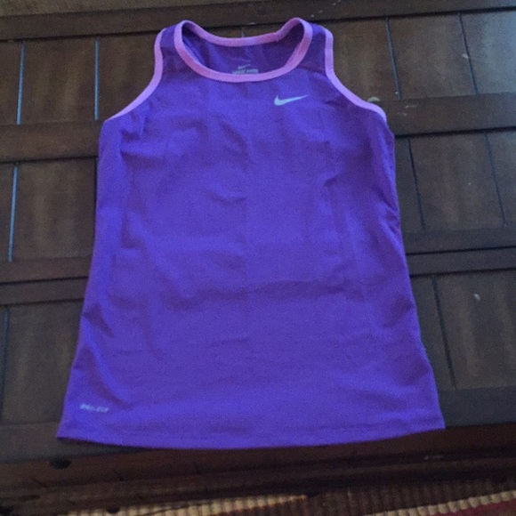 Nike Tops - (Nike) workout top